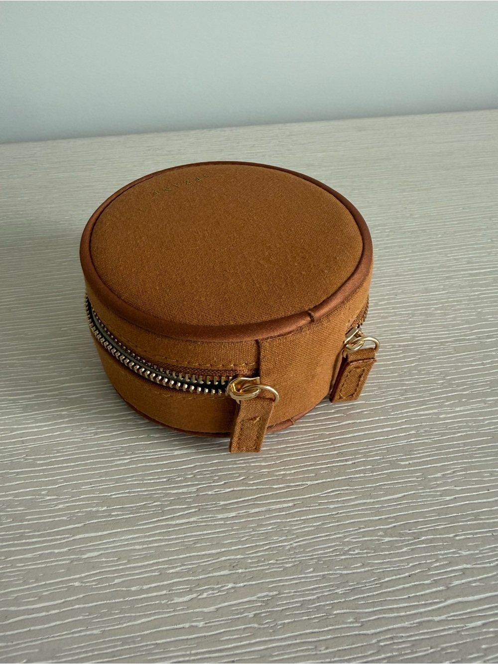 Sezane round jewelry case in camel - Picture 4 of 4